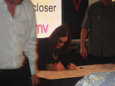 Ozzy HMV signing 2010 - 4.jpg