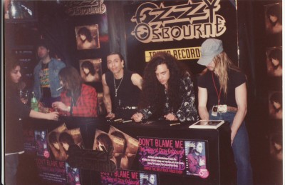 Ozzy signing Tower records 1988.jpg