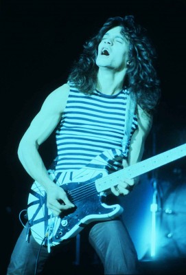 Eddie_Van_Halen_at_the_New_Haven_Coliseum.jpg